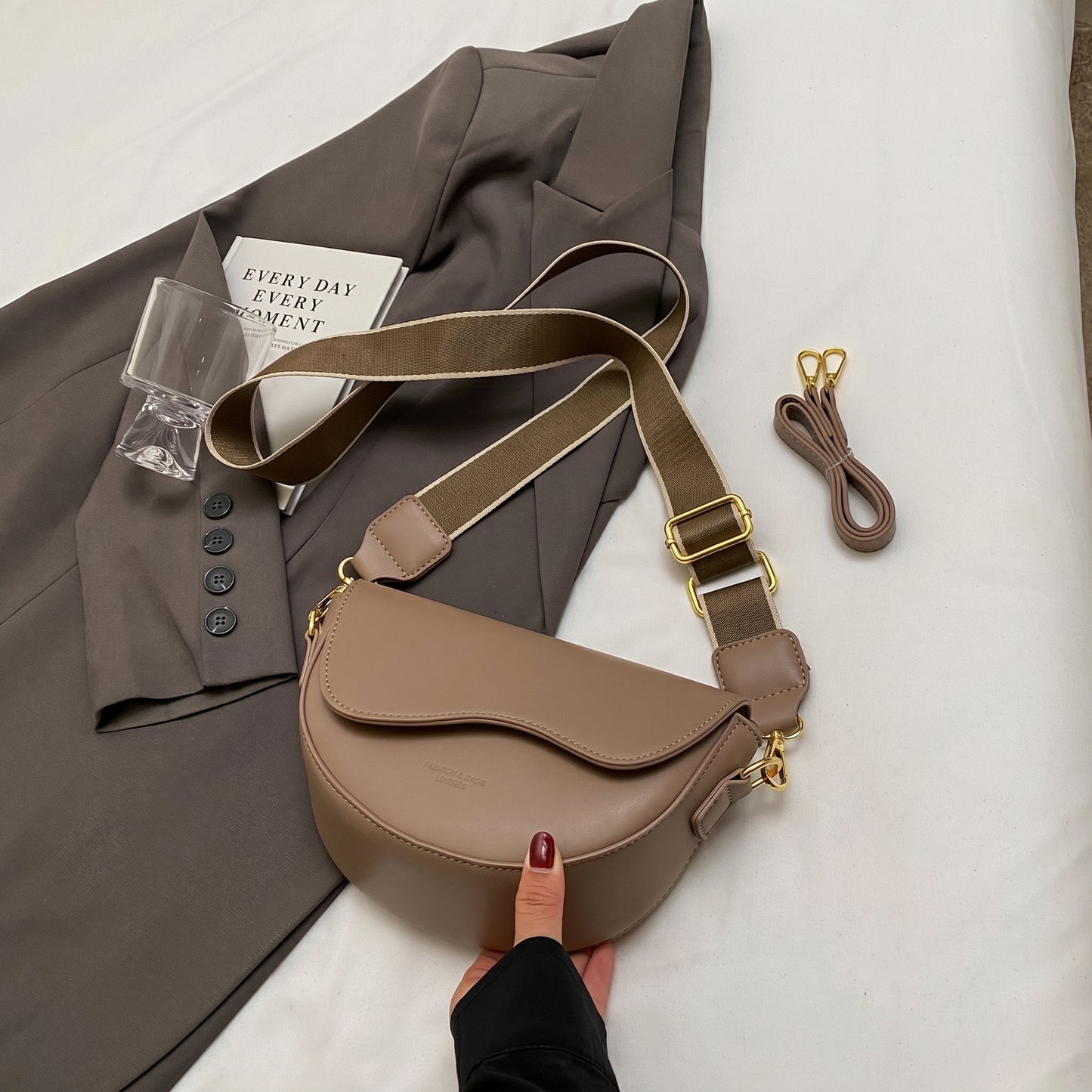 MB08157 HalfMoon Leather Bag