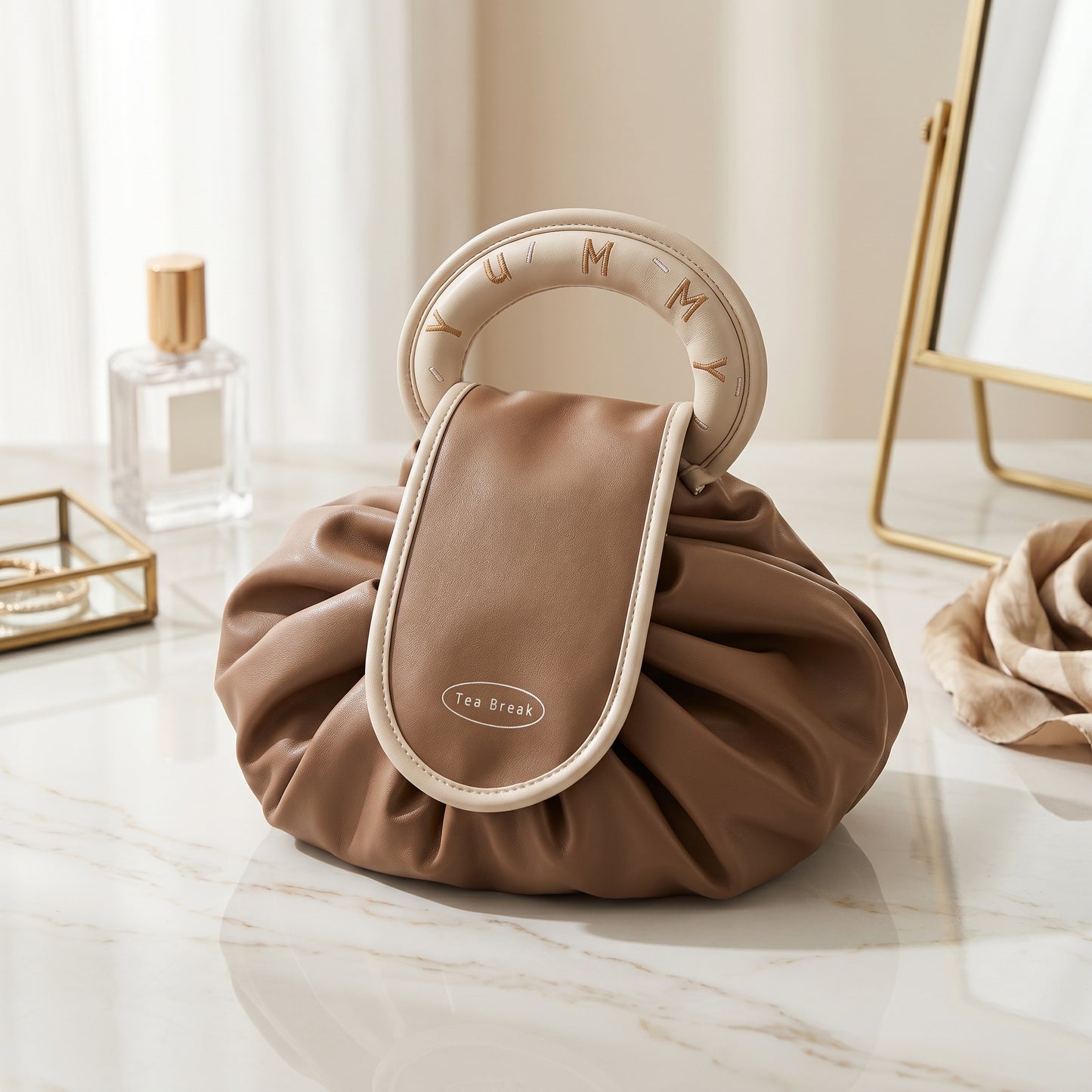 MB08122 Donut-shaped Makeup Bag