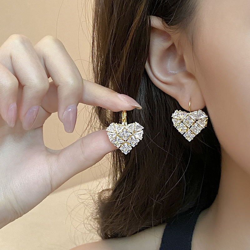 MJ06926 Zircon Heart Earrings