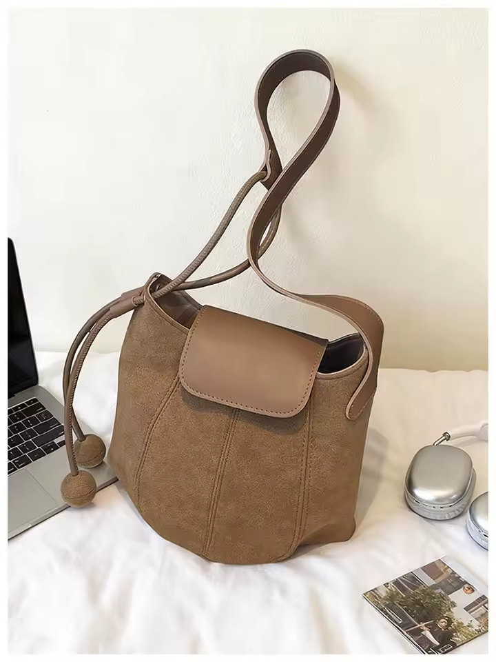 MB07760 Bucket Style Bag