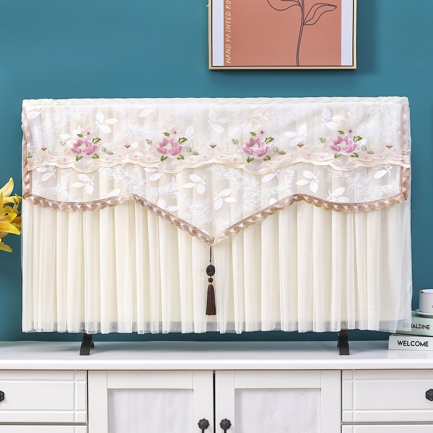 MH08307 Floral Lace TV Cover