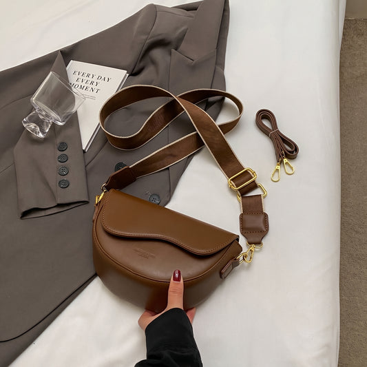 MB08157 HalfMoon Leather Bag