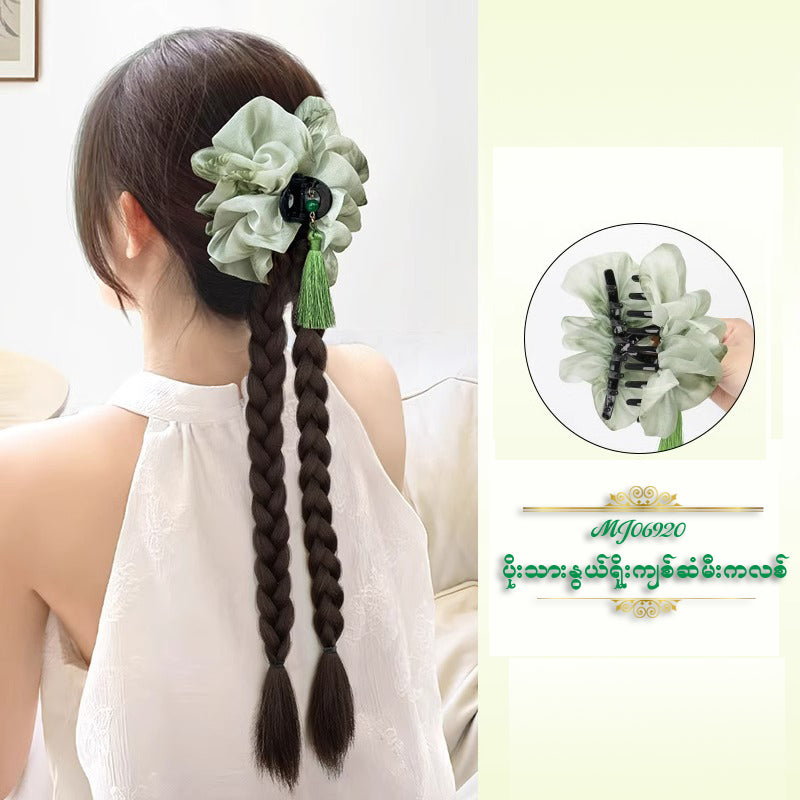 MJ06920 Silk and bone braided donkey clip