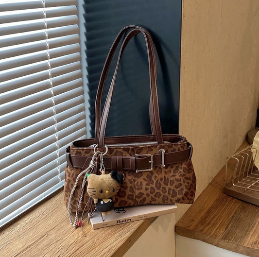 MB08609  Vintage Suede Belted Shoulder Bag