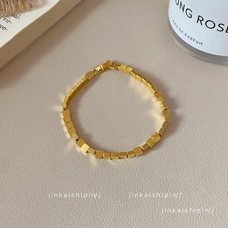 MJ05965 Gold Bracelet